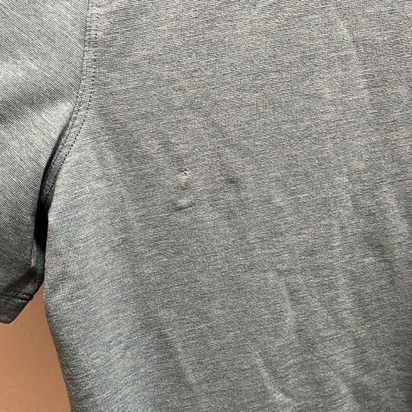 Men’s Lululemon polo size medium - Picture 6 of 6